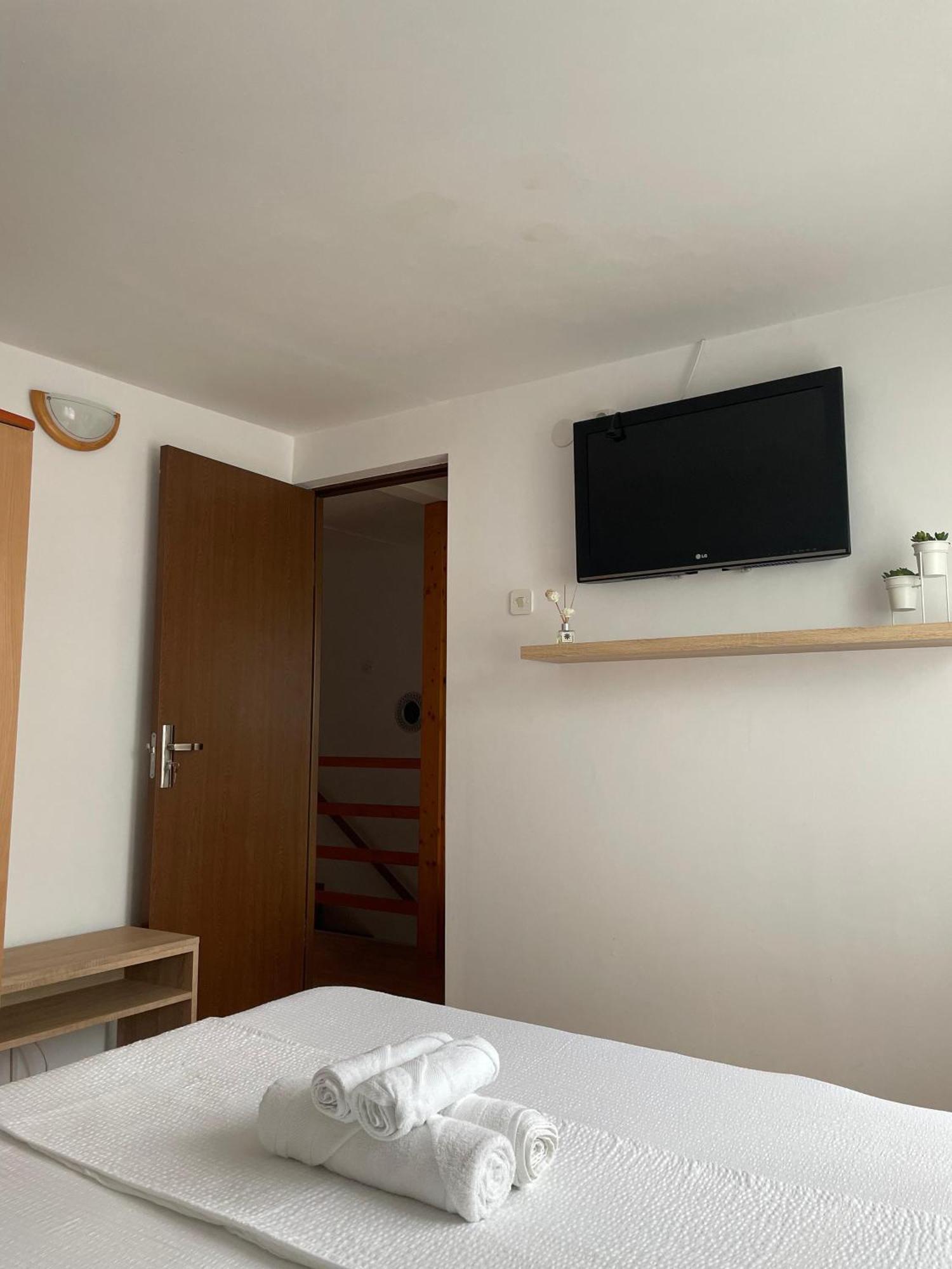 Casa Melania Villa Ieşelniţa Buitenkant foto